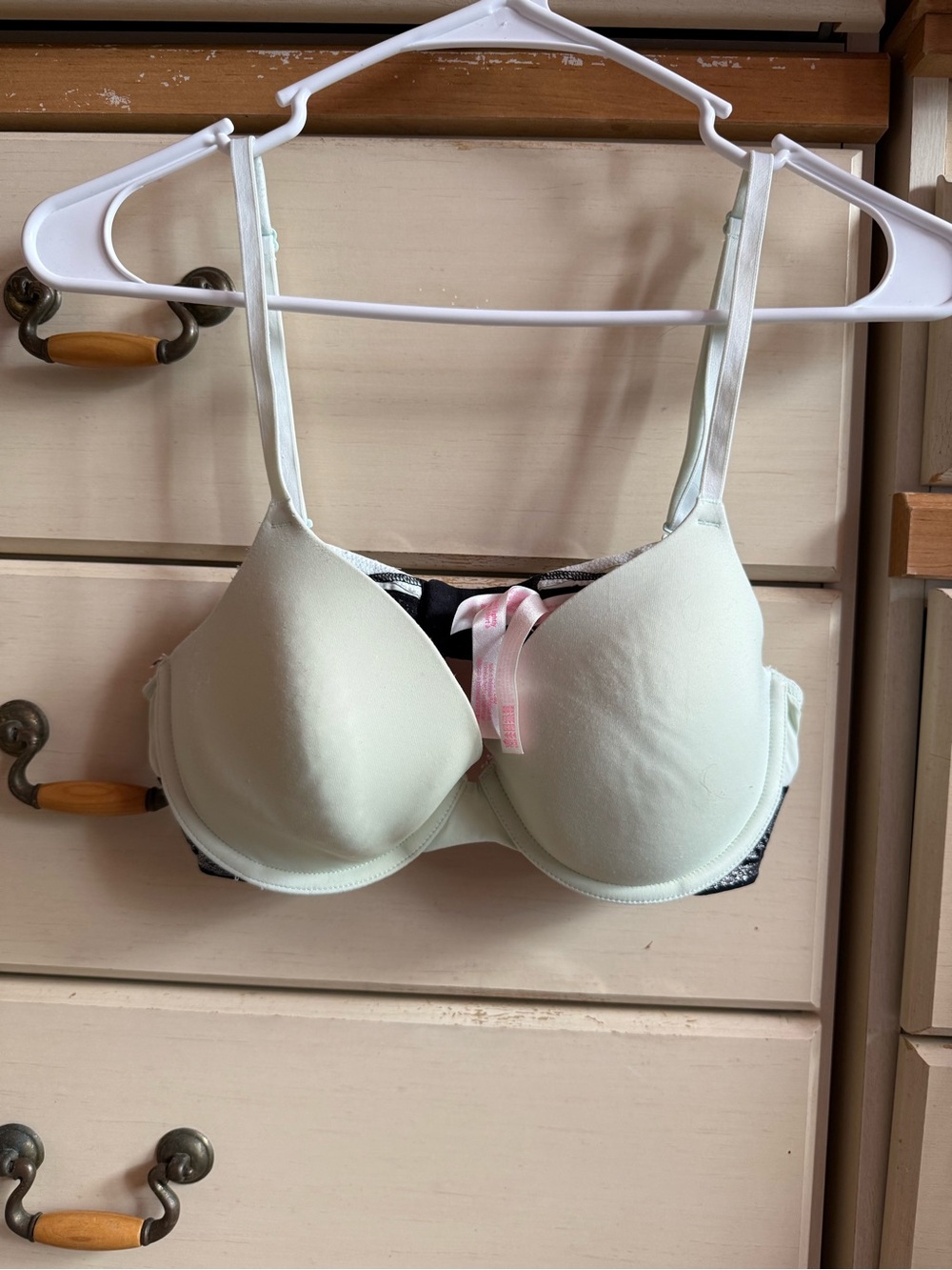 PINK Victoria's Secret Light Mint T-Shirt Bra with Pink Bow